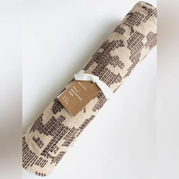 West Elm Dotted Mina 100% Cotton 14” w x 90” l Table Runner, NWT, Retail $60 - Picture 1 of 5
